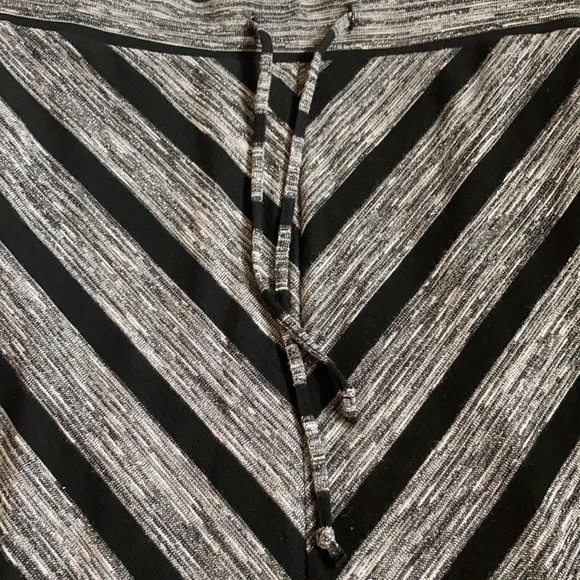 Shimmery Maxi Skirt! - Picture 2 of 5